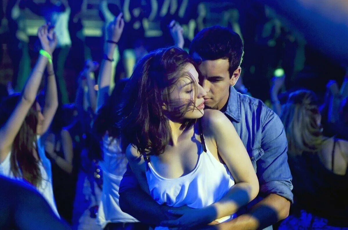 Три метра над уровнем неба 3. Марио касас 3 метра над уровнем. Аче 3 метра над уровнем. Три метра над уровнем неба 2 джин. Марио касас три метра над уровнем неба 1.