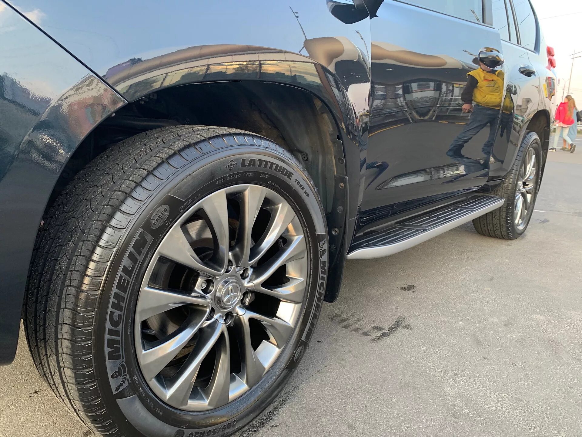 Michelin latitude r20. 285\50r20 на prado 150. колеса r20 285 50 prado 150. 285/50 r20 q7. 265 50 r20 на прадо 150.