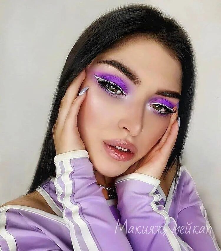 Linda Hallberg on Instagram: "Northern lights inspired. Have you seen the northe