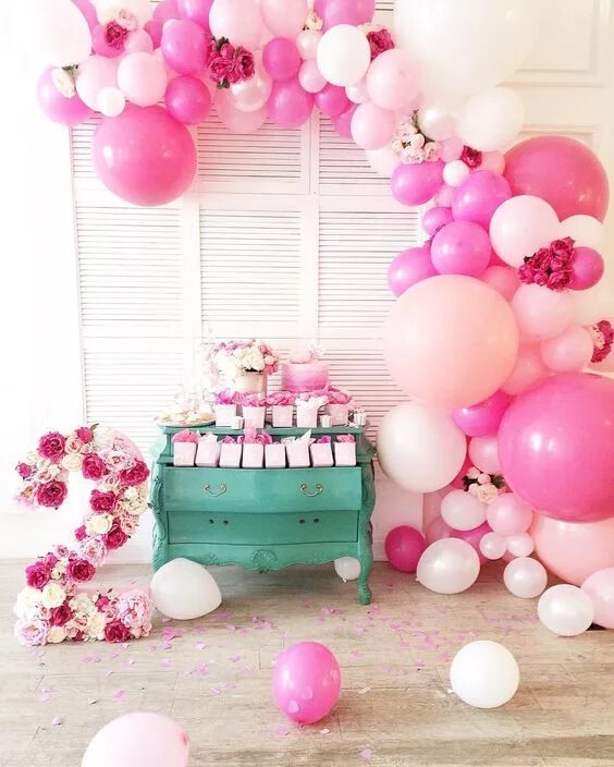 Детская фотозона из шаров. Фотозона с шарами. Фотозона для девочки. Фотозона на день рождения девочки. Фотозона с розовыми шарами.