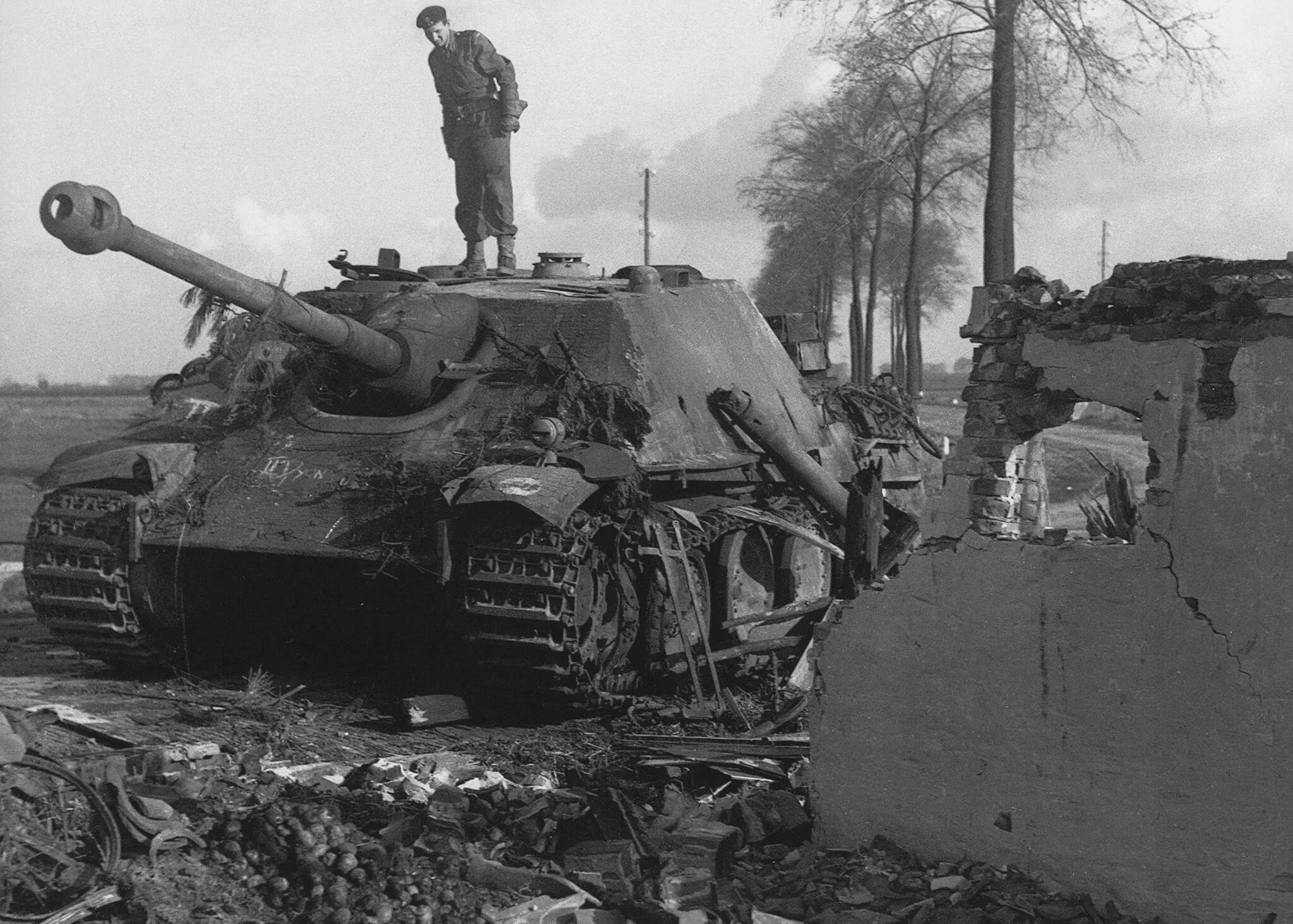 Jagdpanther 1945. Ягдпантера 1944. Jagdpanther Luxembourg 1944. Ягдпантера на Восточном фронте.