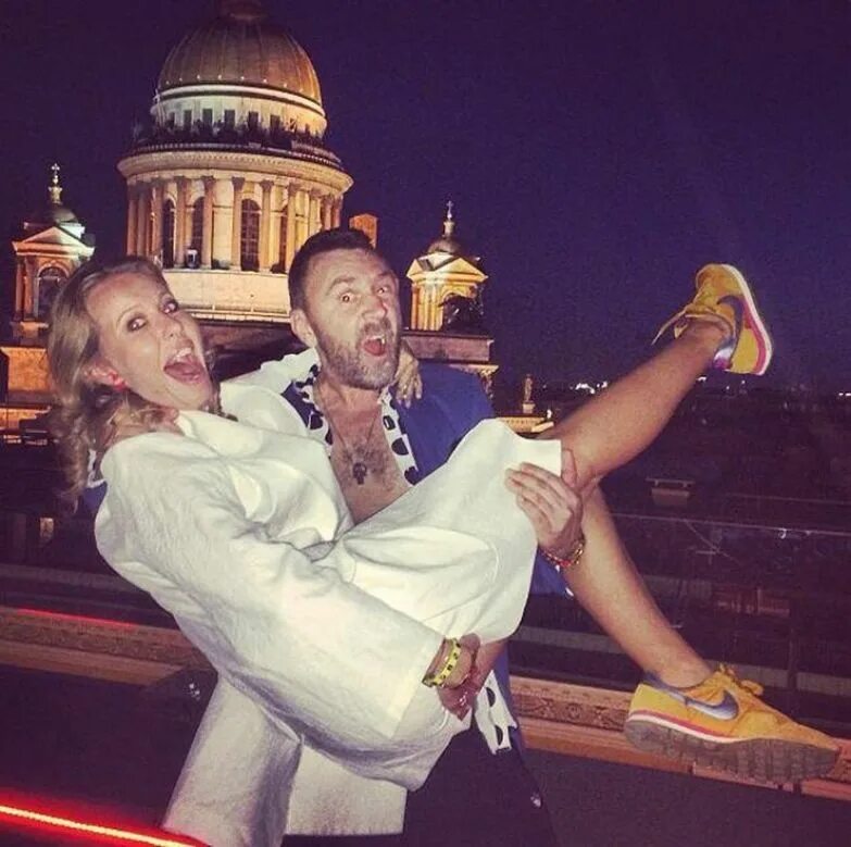 ивлеева вечеринка в стиле барокко. эльдар джарахов ивлеева. шнуров новые песни о вечеринке ивлеевой. шнуров новые песни о вечеринке ивлеевой. настя ивлеева и элджей 2020.