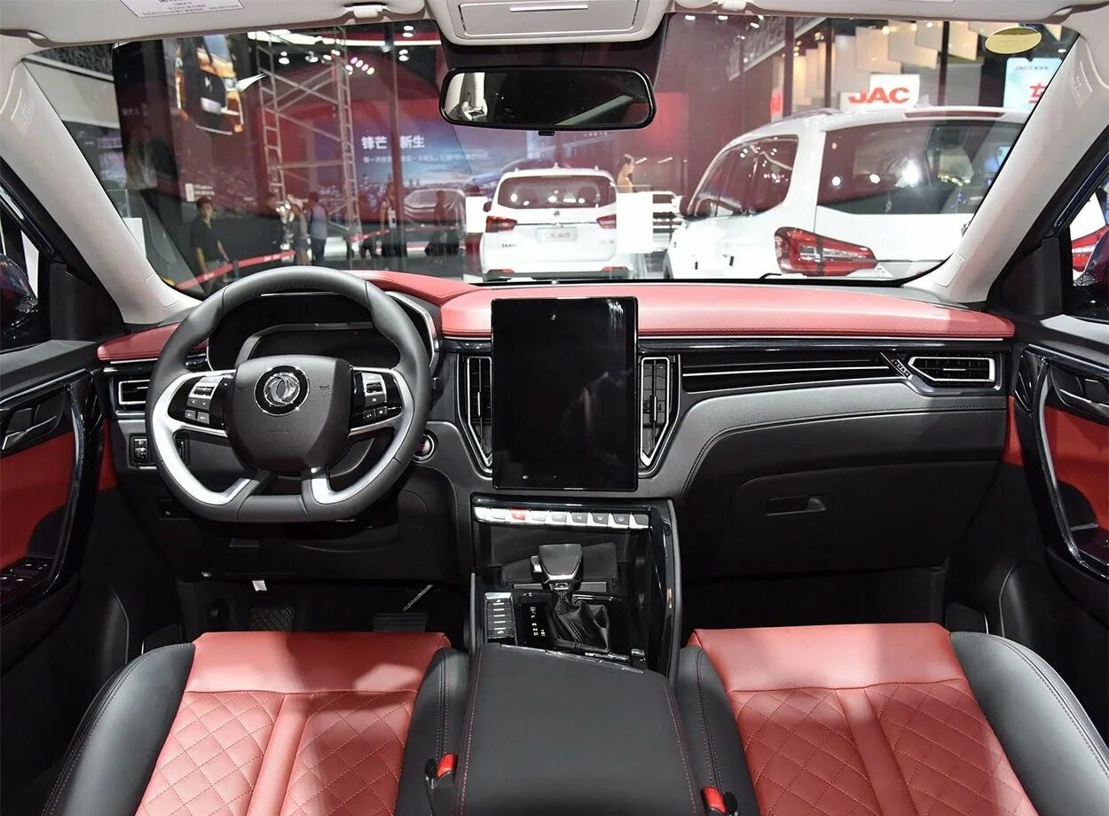 Dongfeng кроссовер салон. Jac j7 2022. Китайские машины салон. Салон новых китайских авто. Dongfeng 55.