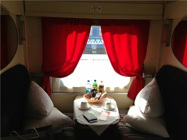 Поезд 292ы. Св москва анапа. Поезд красная стрела вагон люкс. Поезд 292ы. Купе вагон 050м.