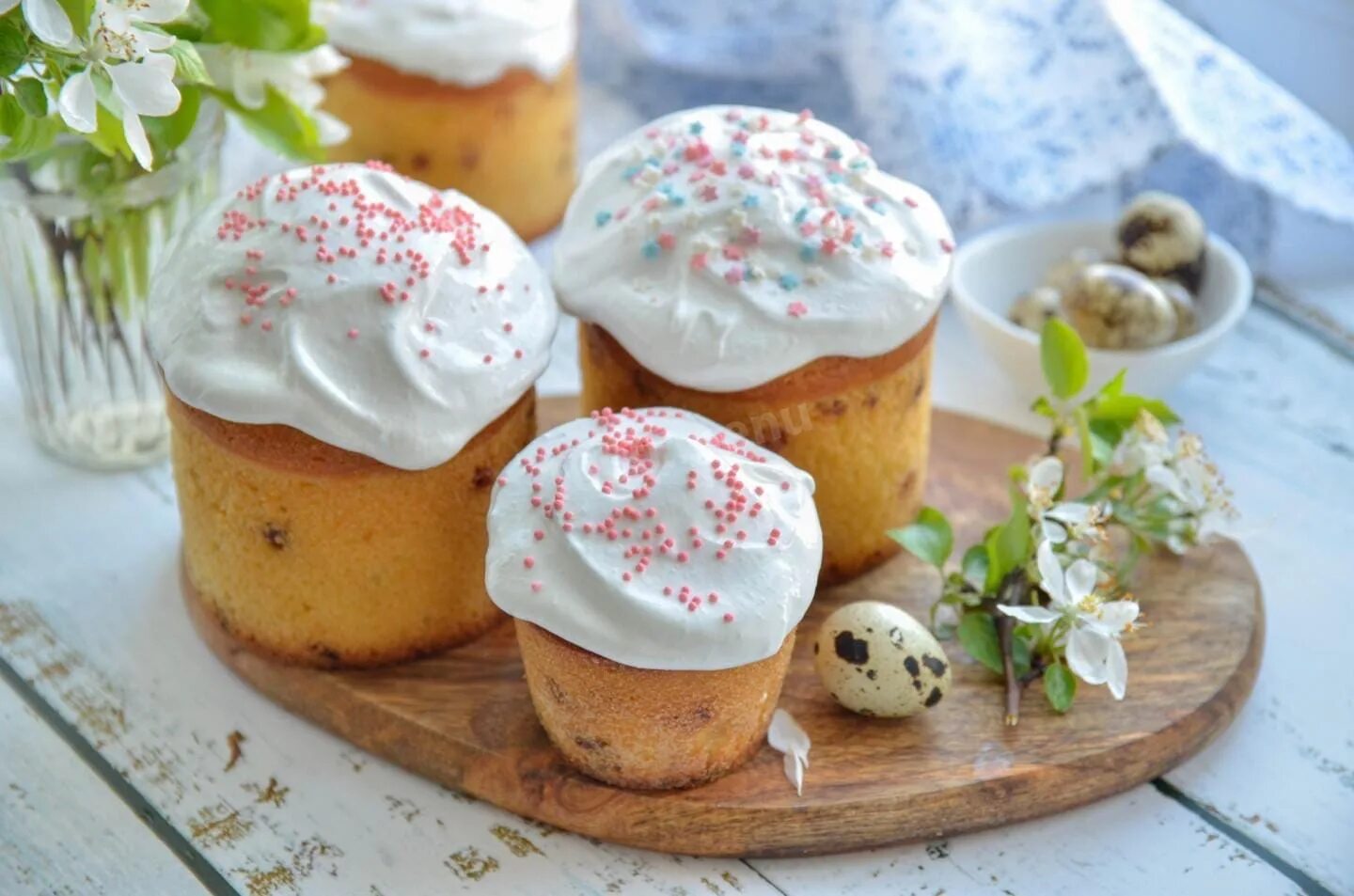 Кулич пасхальный красивый. Украшение куличей. Очень красивый кулич. Куличи на пасху. Кулич творожный пасхальный.