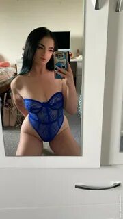 Little.Sophie.xo Nude OnlyFans Leaks.