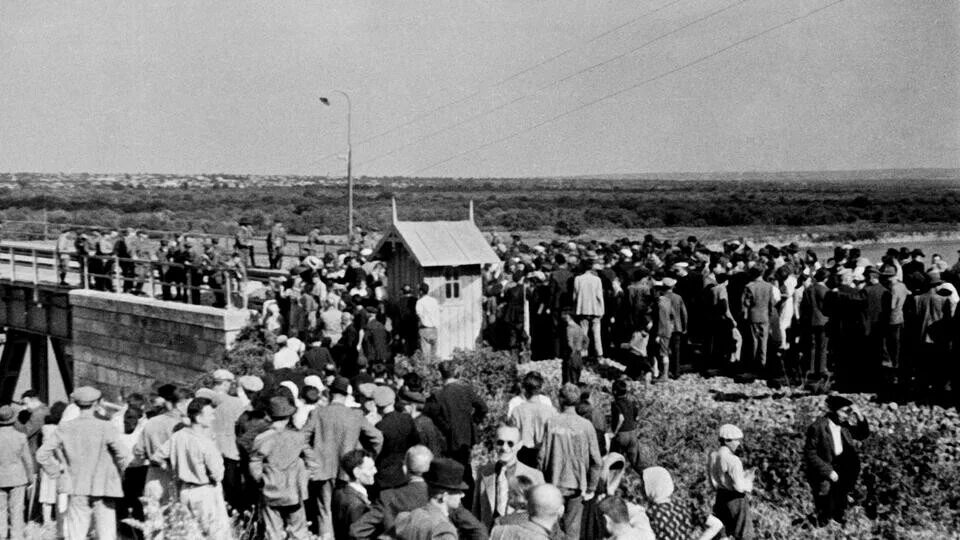 Румыния 1940г. Румыния Бессарабия и Северная Буковина. Освобождение Бессарабии 1940. Присоединение Бессарабии и Северной Буковины к СССР. 1940 год румыния