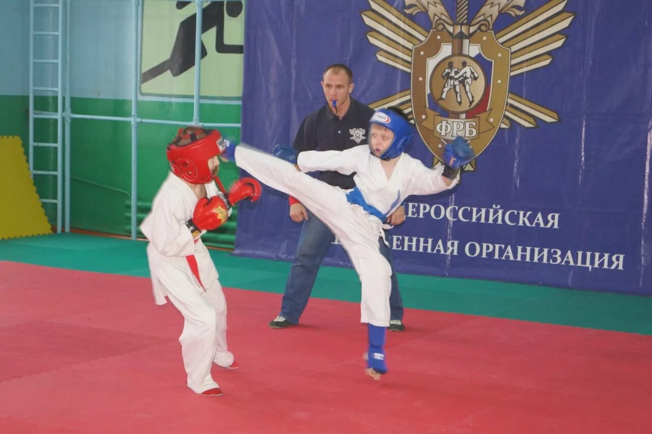 Молот рукопашный бой новосибирск. Рукопашная новосибирск. Соревнования по рукопашному бою. Армейский рукопашный бой белгород. Армейский рукопашный бой алькор барнаул.