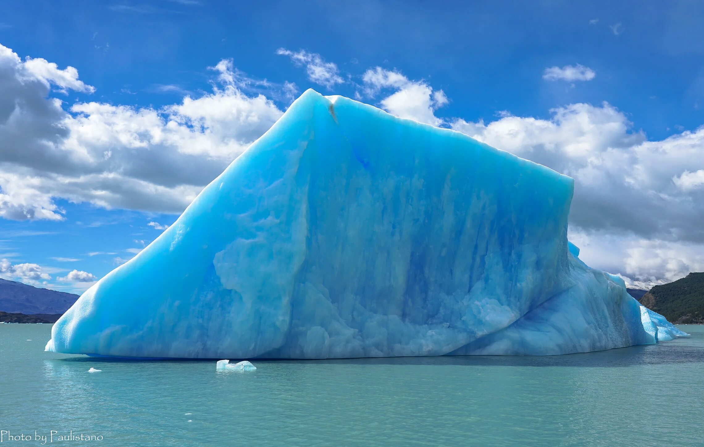 Айсберги Патагонии Упсала. Blue Iceberg. Разноцветный Айсберг. Наклонные айсберги. Ледовый название