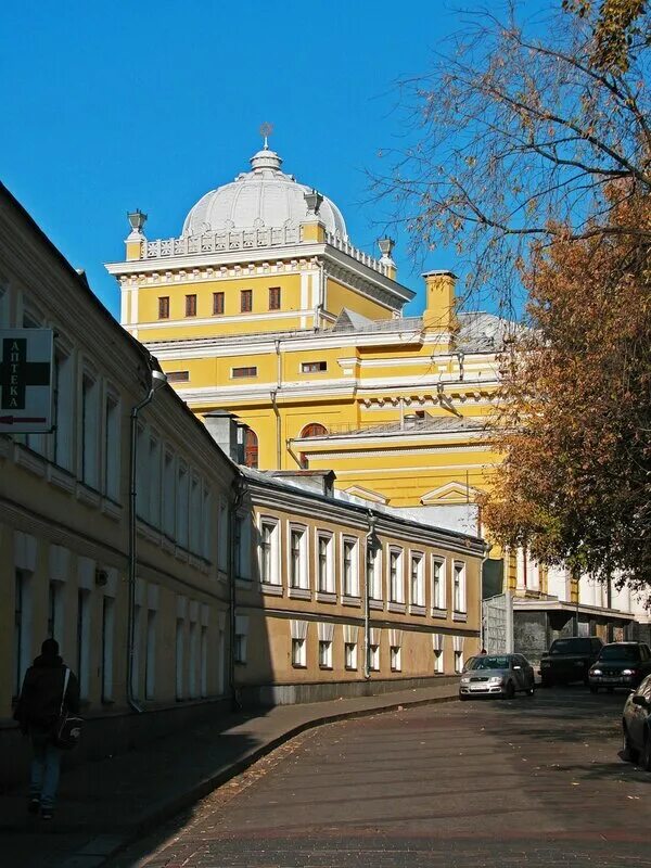 Синагога в Спасоглинищевском переулке. Московская хоральная синагога. Большой Спасоглинищевский переулок 10. Большой Спасоглинищевский переулок 10 синагога внутри.