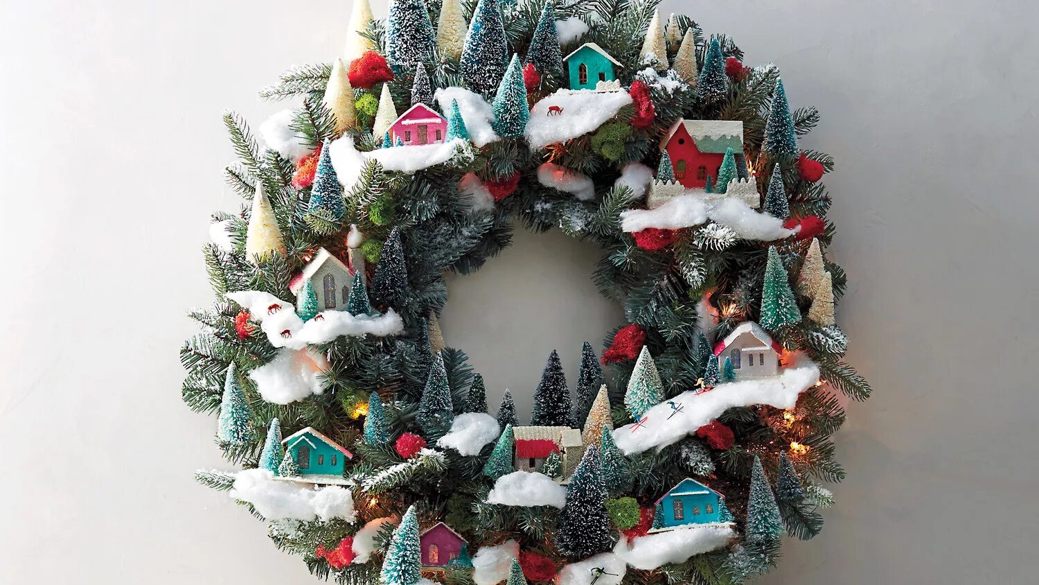 Новогоднее украшение в кашпо. Что можно сделать из старой искусственной елки. Из старой искусственной елки своими руками. Елка из веток сосны. Новогоднее украшение из искусственных веток.