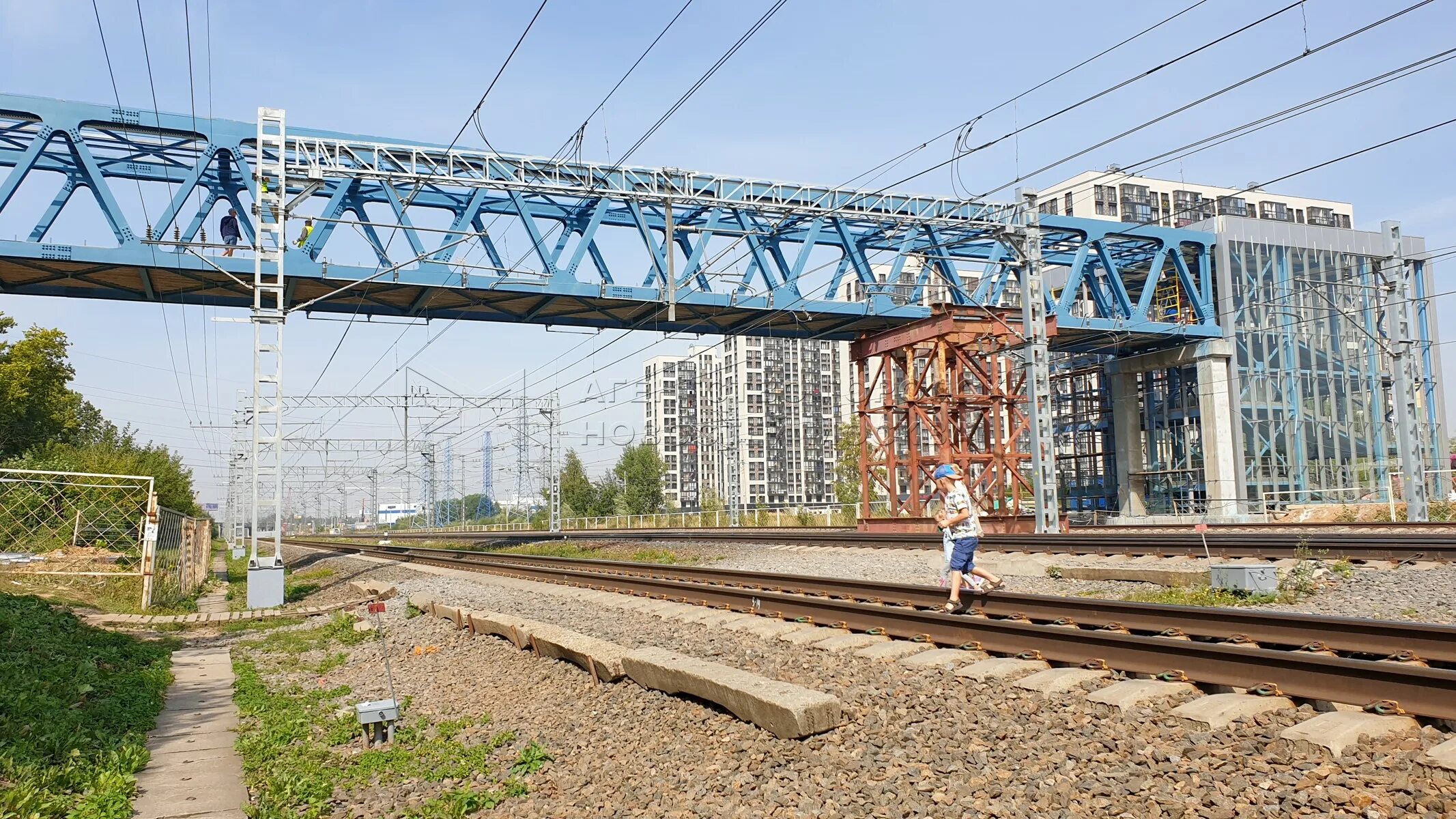 Строительство железнодорожного перехода. Жд постройки. Серпухов вокзал стройка. Химки железная дорога. Новый мост в серпухове на вокзале.