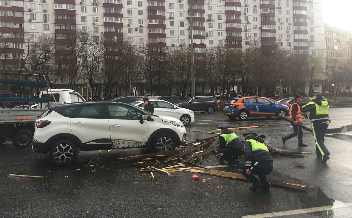 Шторм в Москве 2017. Ураган в Москве (2017). Ураган в Москве. Ураганный ветер в Москве.