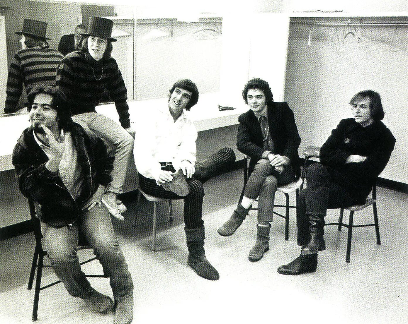 The 13th floor. Группа 13th floor elevators. 13 floor elevators. the 13th floor elevators 1966. the 13th floor elevators bull.