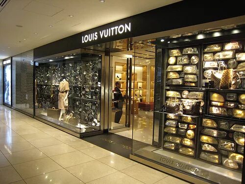 Louis vuitton цум. Бутики луи виттон в мире. Бутик луи виттон. Louis vuitton цум. Магазин луи виттон.