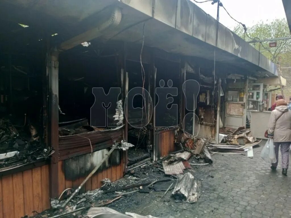 Ароматный дым возле рынка брянск. Пожар на 9 января воронеж. Пожар в помещении. Улица 1905 года воронеж пожар. Пожар в воронеже.