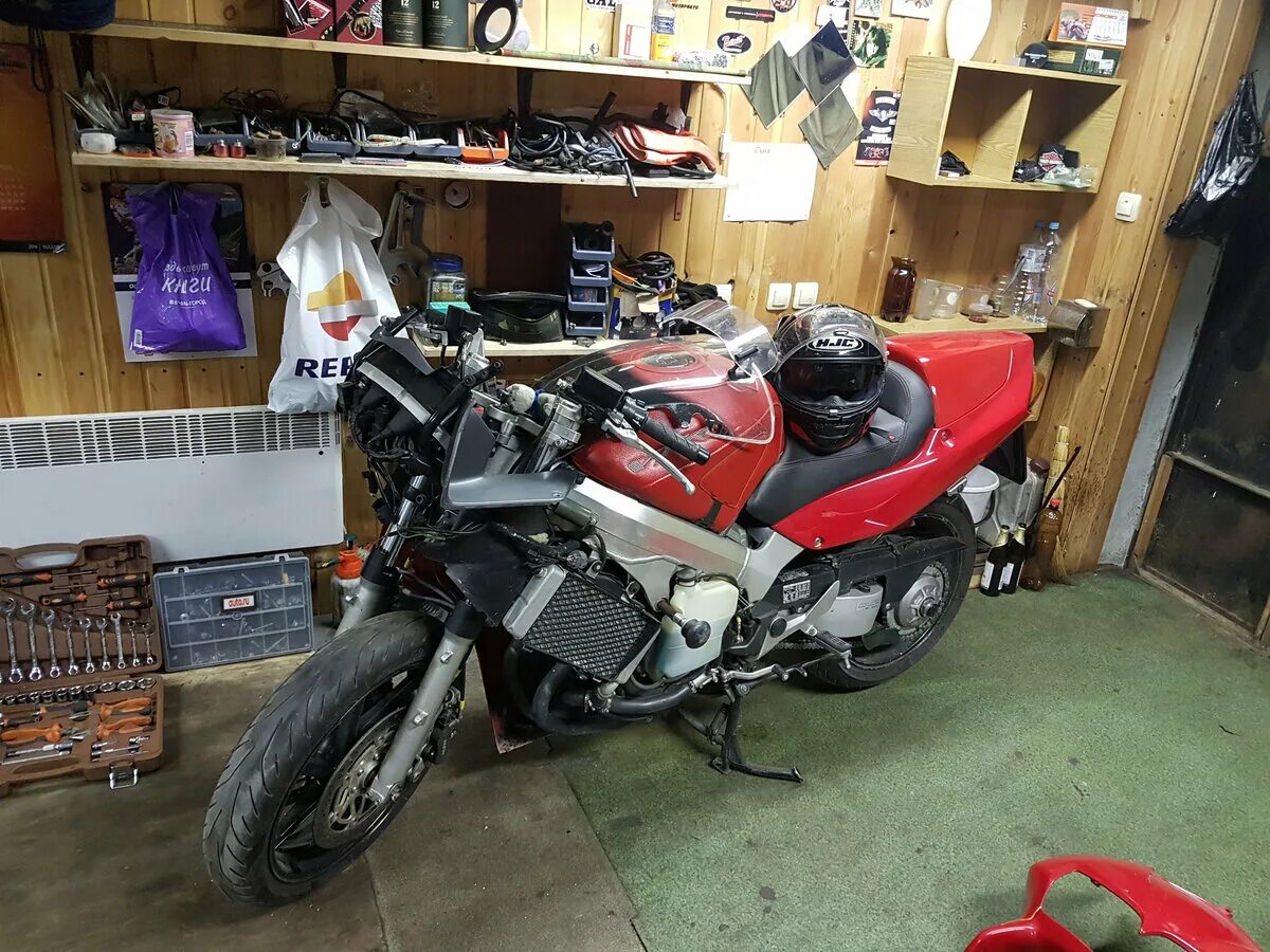 стол стм-1 с мойкой. тележка платформенная тпс 700х1200 мм. Honda vfr 800 1999 год. без 800. вфр 800 без пластика.