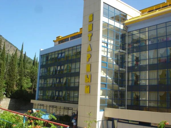 мдц артек детский лагерь янтарный. корпус лагеря янтарный артек. янтарный артек лагерь в артеке. янтарный лагерь артек. янтарный лагерь артек комнаты.