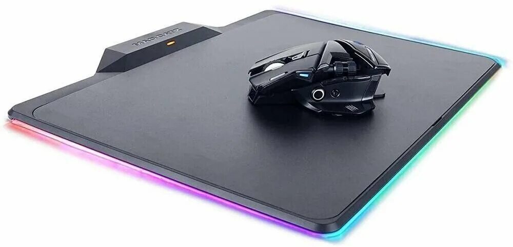 Компьютерная мышь с ковриком зарядкой. A. Mad catz r. 8+. Mad catz r.