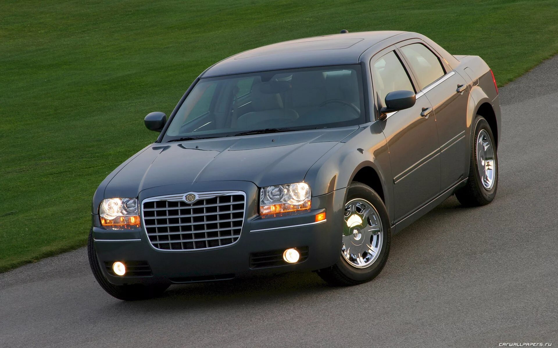 Американская машина крайслер. Chrysler 300. Chrysler 300c 2005. Chrysler 300c 2004. Chrysler 300c LX.