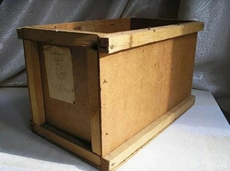 тейо реми голландский дизайнер. ящик с вещами. сундук с сокровищами. короб для хранения овощей на кухне. тайники в сундуках.