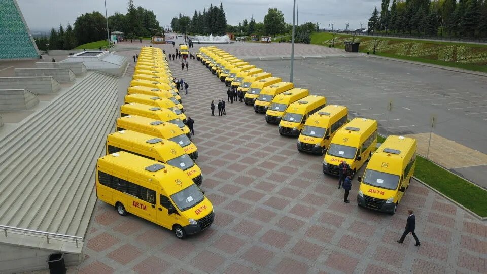 Старые маршрутки. Школьный автобус уфа. Автобусы для школ башкортостана. Новая партия школьных автобусов в районы башкирии. Автобусы уфа фото.