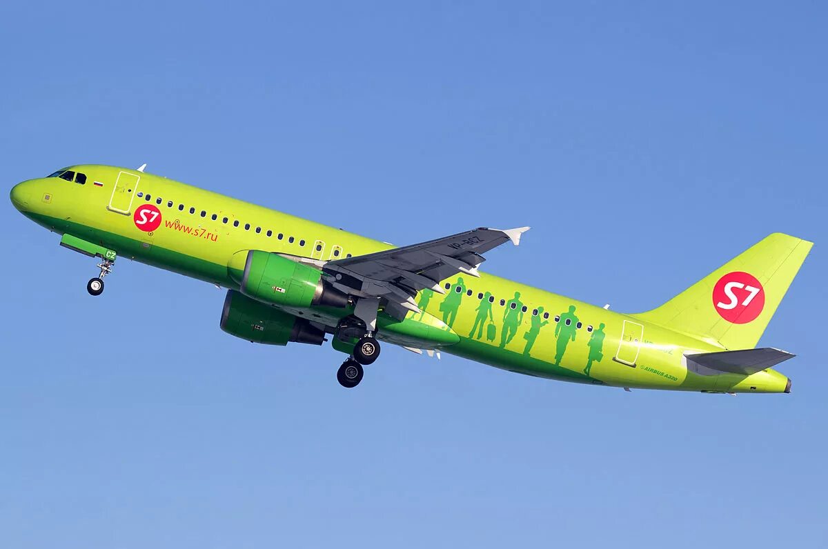 Горячая s7 airlines. Аэробус а320 s7. S7 Airlines Сибирь. Самолёт s7 Airlines. Авиакомпания Сибирь s7.