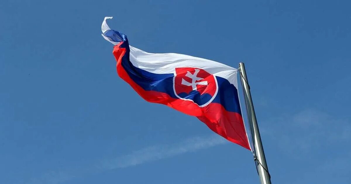 Флаг словаччини. Флаг флаг словакии. Красно словакия. Красно словакия. Словакия (словацкая республика).