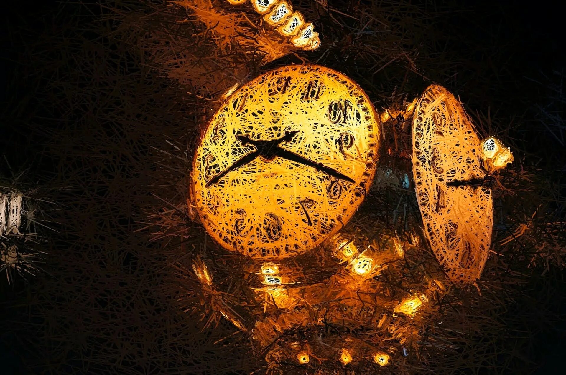 Включи свет времени. Часы новогодние. Сказочные часы. Сказочные новогодние часы. Старинные волшебные часы.