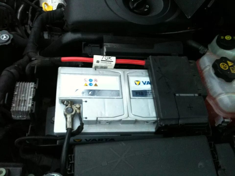 Opel Astra cdti Batterie wechseln (für Anfänger) - YouTube