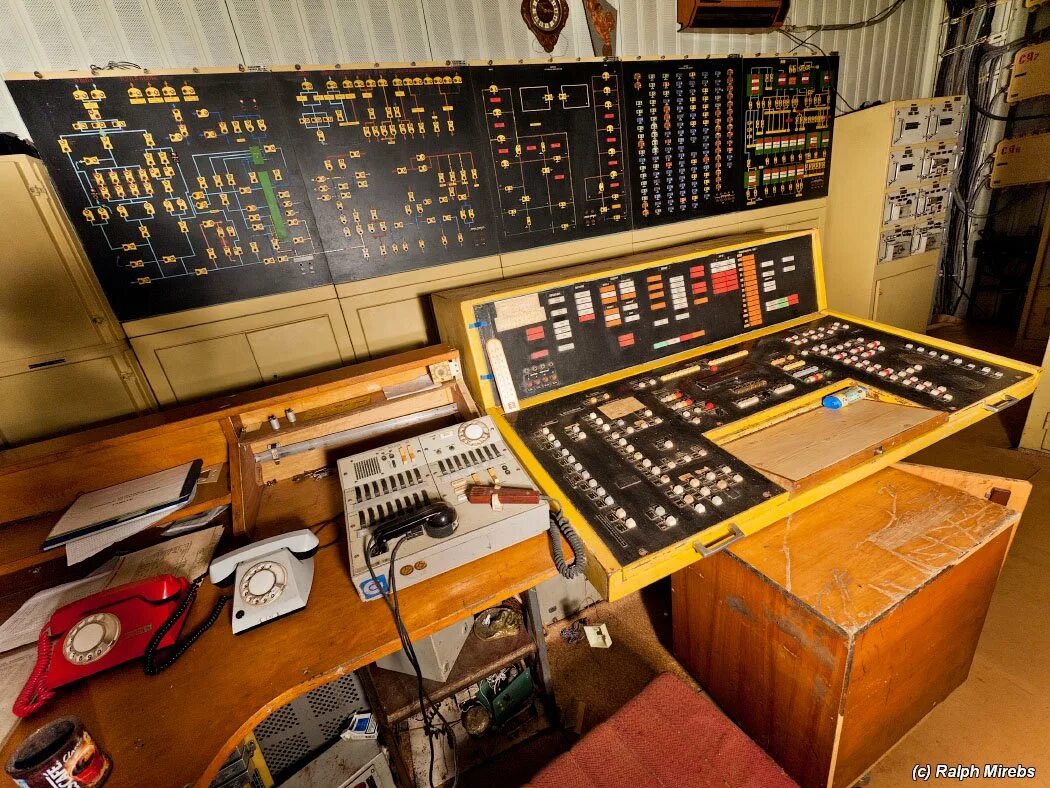 Бункер управления. Настоящий бункер. Бункер управления. Бункер управления. Пульт диспетчерского управления 1961.