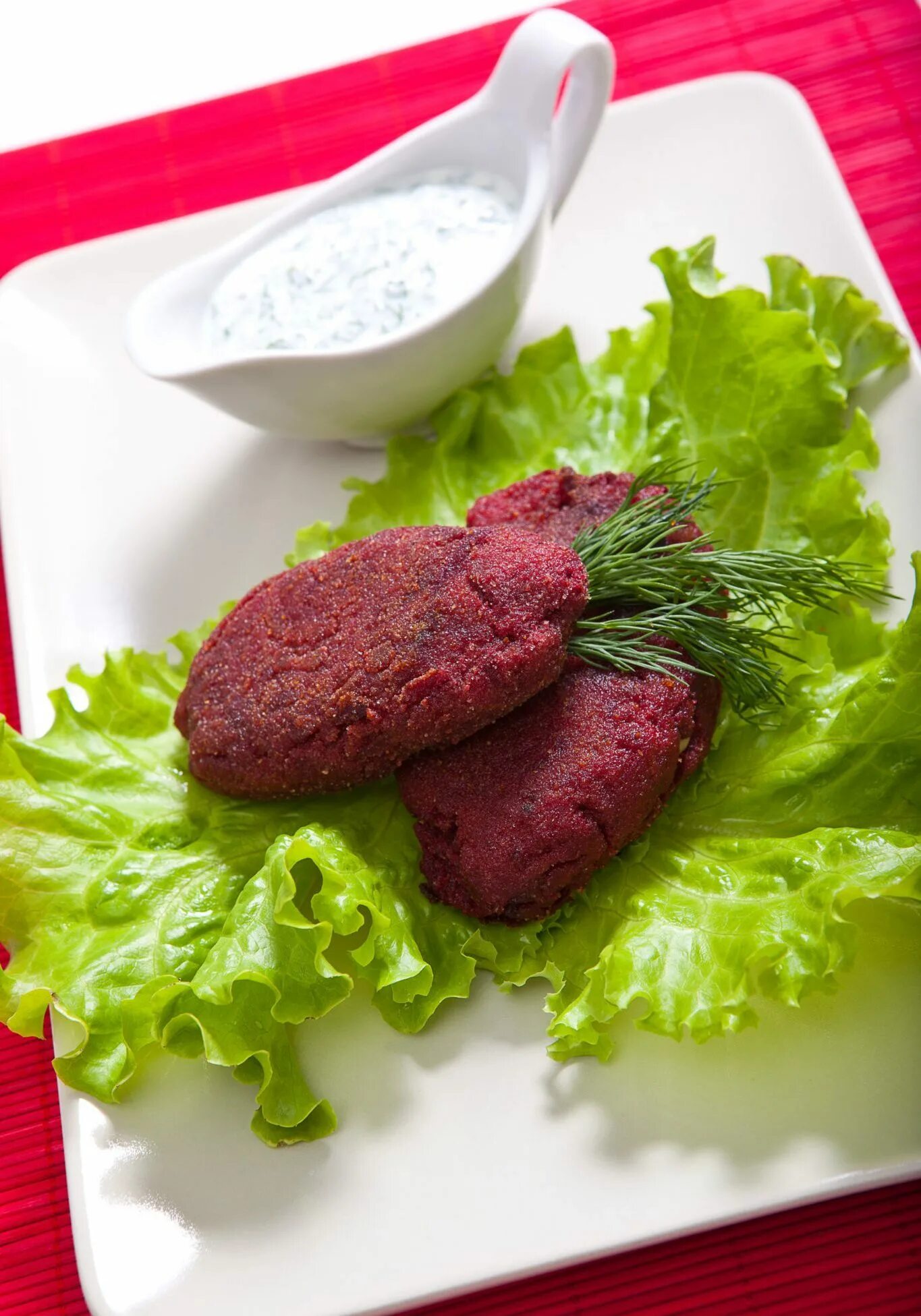 Биточки свекольные. Рецепт свекольных котлет вкусных. Котлеты свекольные постные. Котлеты из свеклы. Биточки свекольные.