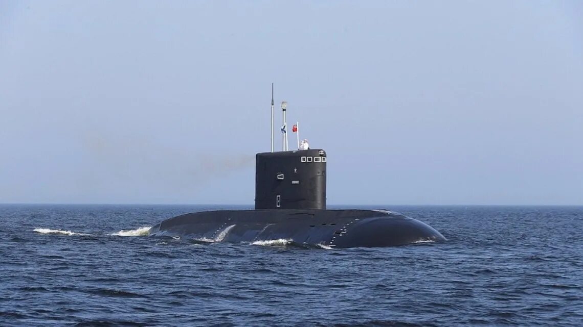 Подводные лодки вышли в море. Подводная лодка в баренцевом море. Подводная лодка 885м казань. Батискаф подводная лодка. Атомная подводная лодка.