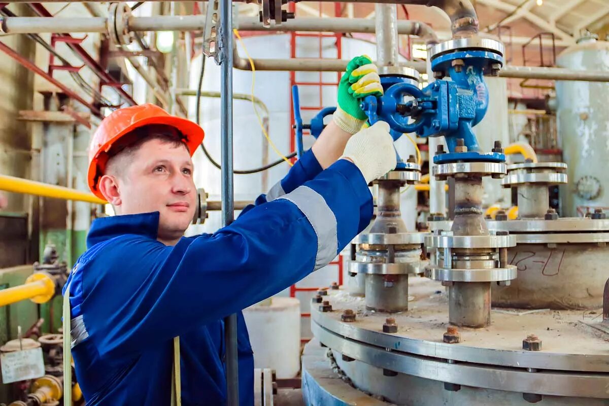 Подстанция омск тэц. Аппаратчик химического производства. Профессия аппаратчик химводоочистки. Аппаратчик химводоочистки (хво). Аппаратчик тэц.