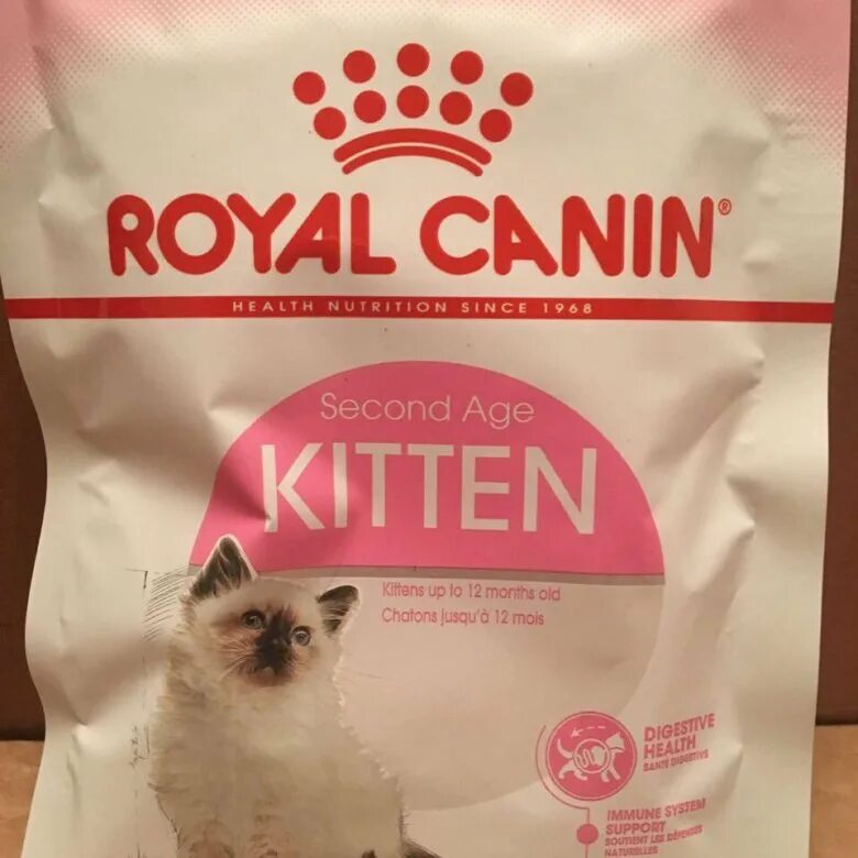 Купить корм уфа. Кошачий корм Royal Canin. Ассортимент продукции Royal Canin для котов. Картонный домик для котов Royal Canin. Роял корм для кошек покажи картинку.