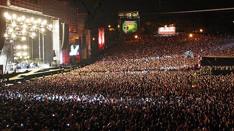 На концерте сколько народа