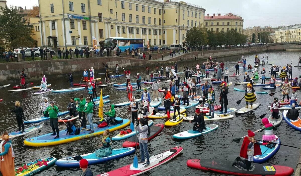 Куда сходить в санкт петербурге 7 июля. Фонтанка sup fest. фонтанка сап фестиваль. сап борд питер фестиваль. сап серфинг санкт петербург.