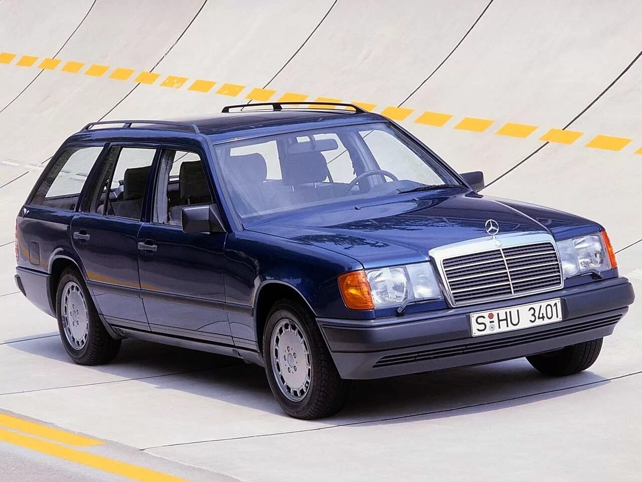 Мерседес 124 универсал купить. Mercedes-Benz w124 универсал. Мерседес Бенц 124 кузов универсал. Mercedes Benz 124 универсал. Мерседес Бенц w124 универсал.