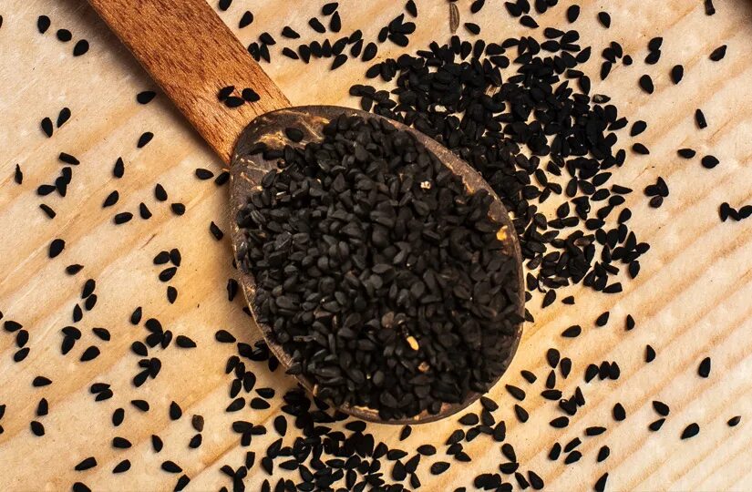 Черный тмин что это. Черный тмин нворк. Семена черного тмина. Авиценна семена черного тмина. Чёрный тмин растение семена.
