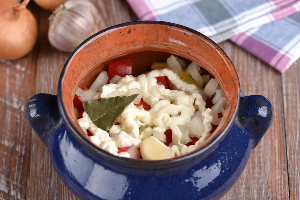 чанахи (грузинское национальное блюдо). дрозды томленые в горшочках. жаркое в горшочках. блюда в глиняных горшочках. мясо в горшочках с картошкой в микроволновке пошаговый рецепт с фото.