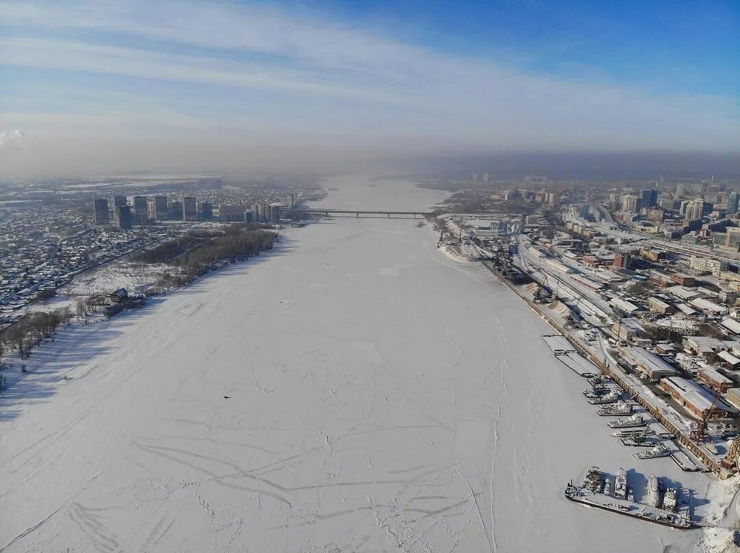 Обь зимой Новосибирск. Река Обь Новосибирск зимой. Зимняя Обь в Новосибирске. Обь зимой замерзает. Зимние оби