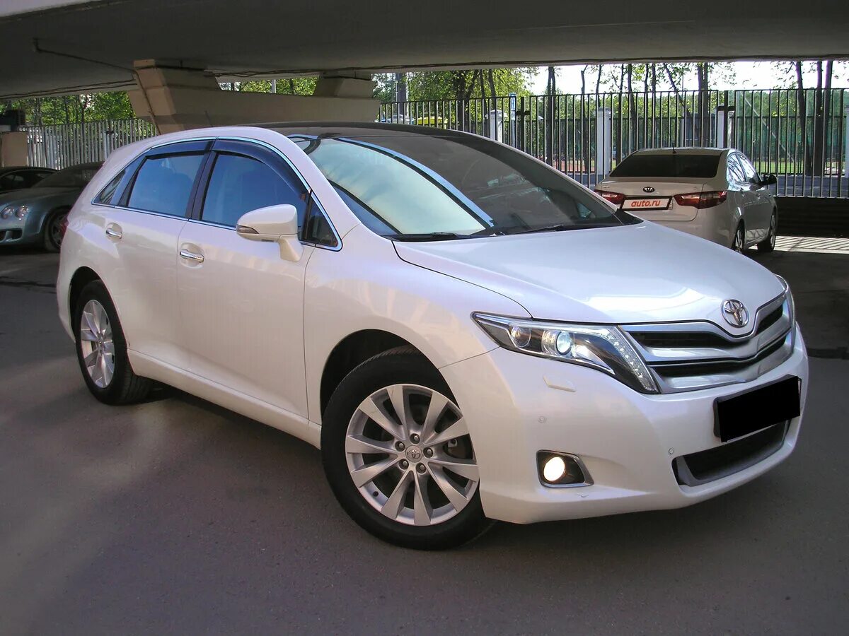 Купить венза с пробегом в россии. Toyota Venza 2014 белый. Toyota Venza 2013. Toyota Venza 2013 белая. Тойота венза 2013 белая.