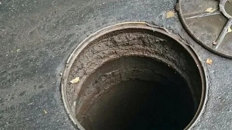 Открытый люк что делать