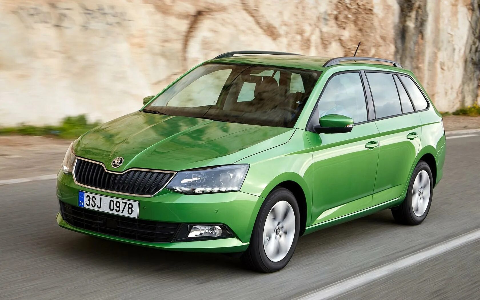 Виды шкоды октавии. Skoda Fabia Combi. Skoda Fabia Combi 2014. Skoda Fabia III Combi. Шкода Фабия 2018.