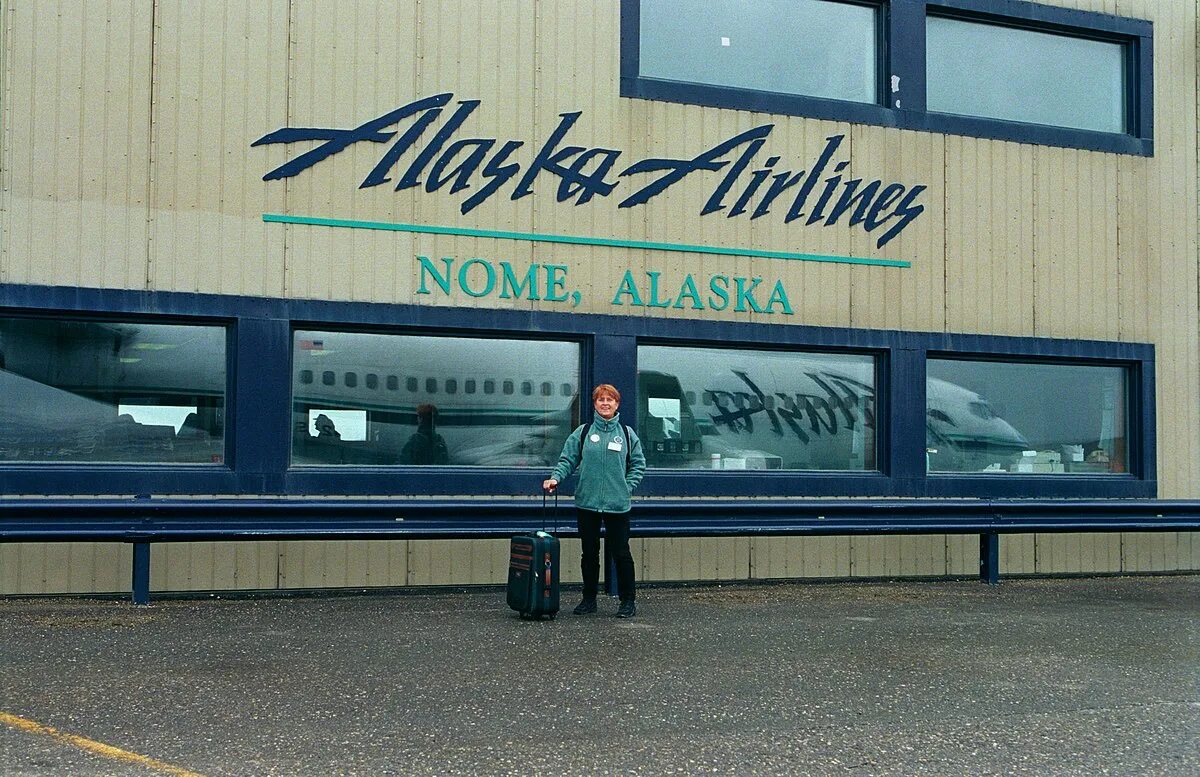 Город ном Аляска. Ном Эйрпорт. Аэропорт Толанаро. Город ном Аляска аэропорт. Аляска аэропорт