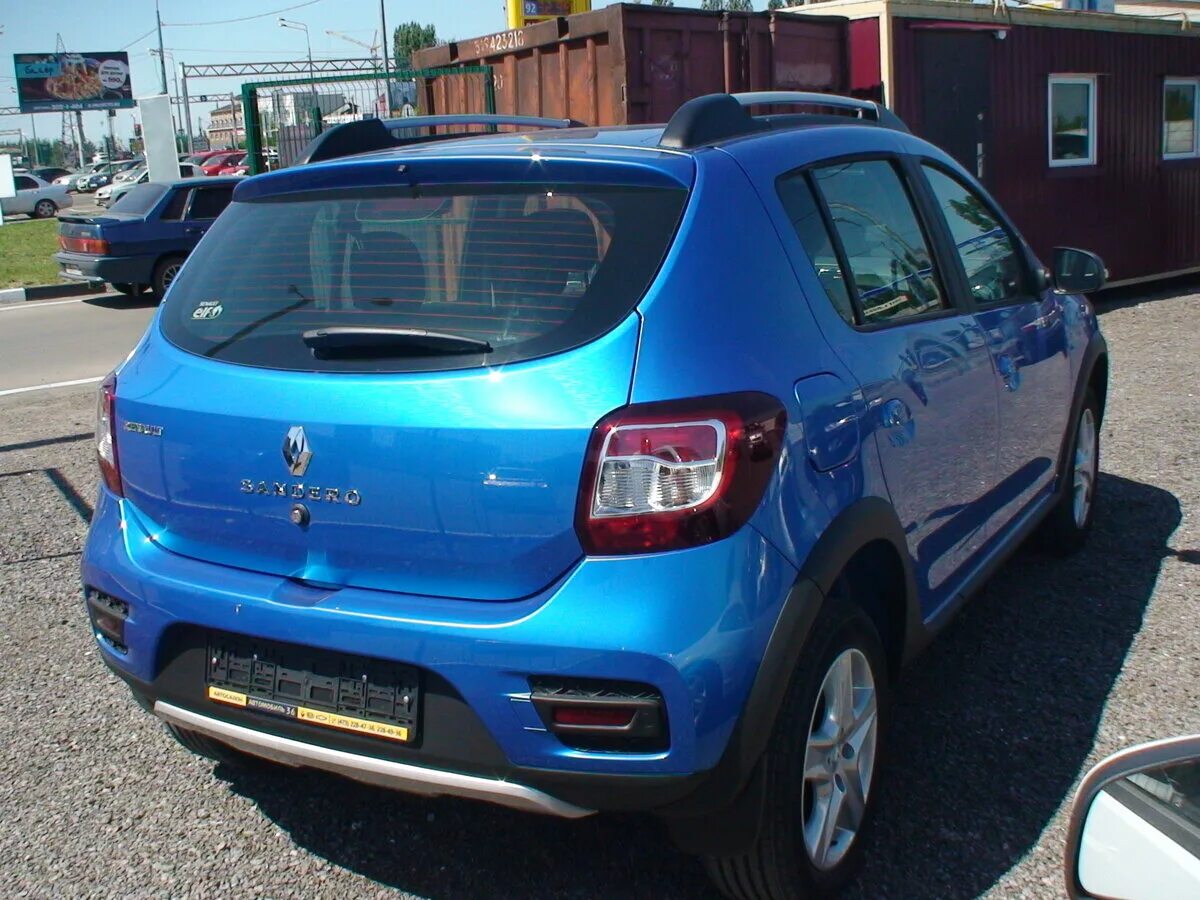 Sandero 1. Спойлер на рено сандеро степвей 1. Спойлер рено сандеро 1. Renault sandero stepway 2 2021. Рено сандеро степвей заднюю.