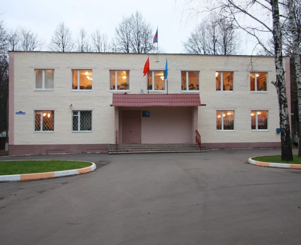 Удельная храм живоначальной троицы. Церковь в удельной раменского района. Храм в удельной раменское. Г раменское пос удельное. Посёлок удельная раменский район московская область.