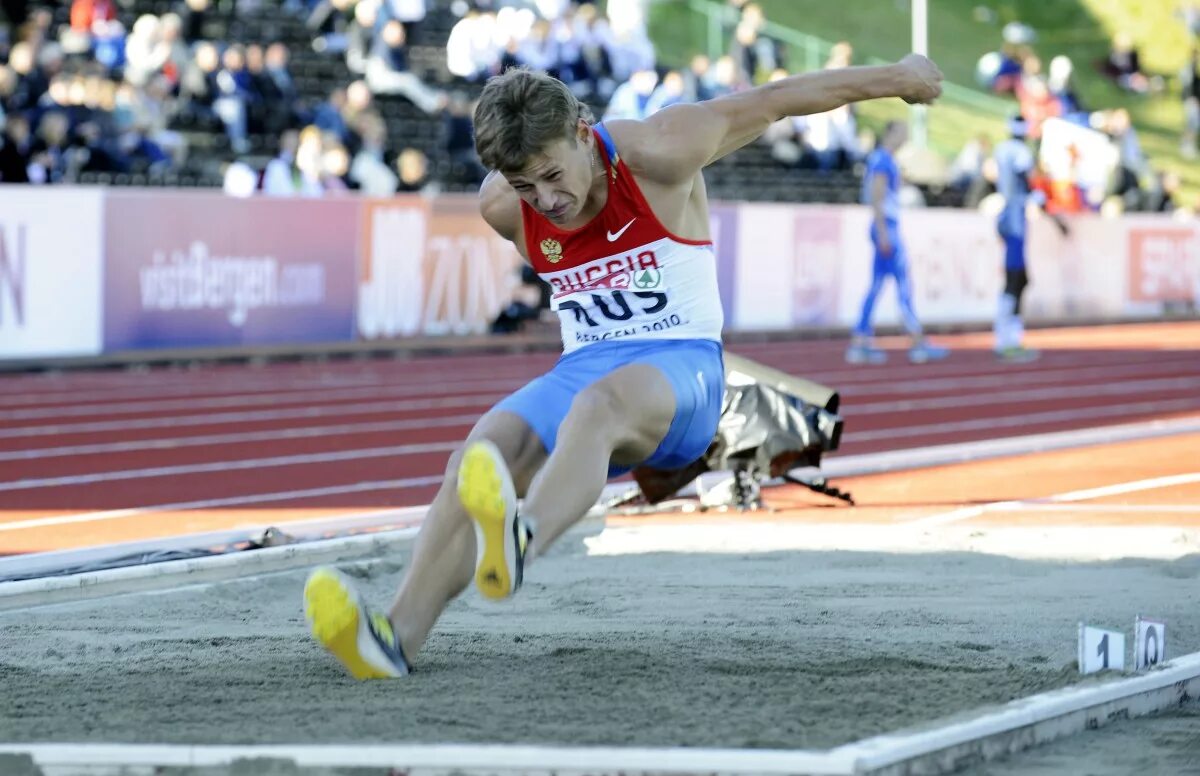 Прыжки в длину видео. Прыжки в длину видео. Олимпийские виды спорта прыжки в длину. Прыжки в длину видео. Джекки джойнер.