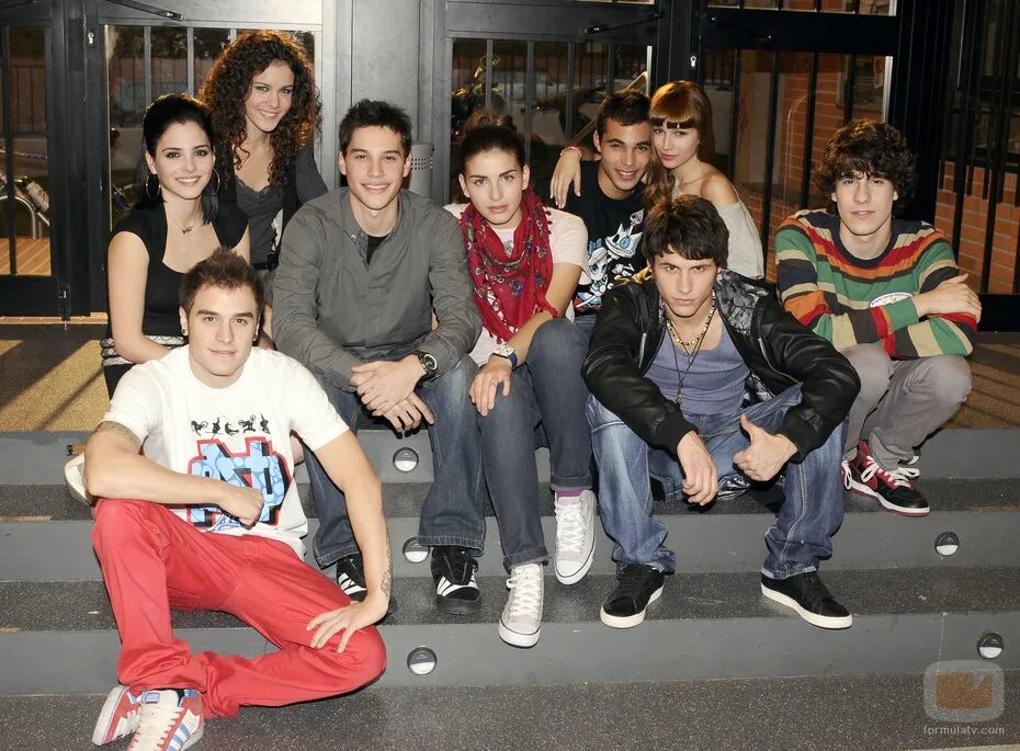 Гела месхи в сериале физика или химия. Физика или химия сериал. Сериал физика или химия саундтреки. Физика и химия песня. Физика или химия сериал испания фер.