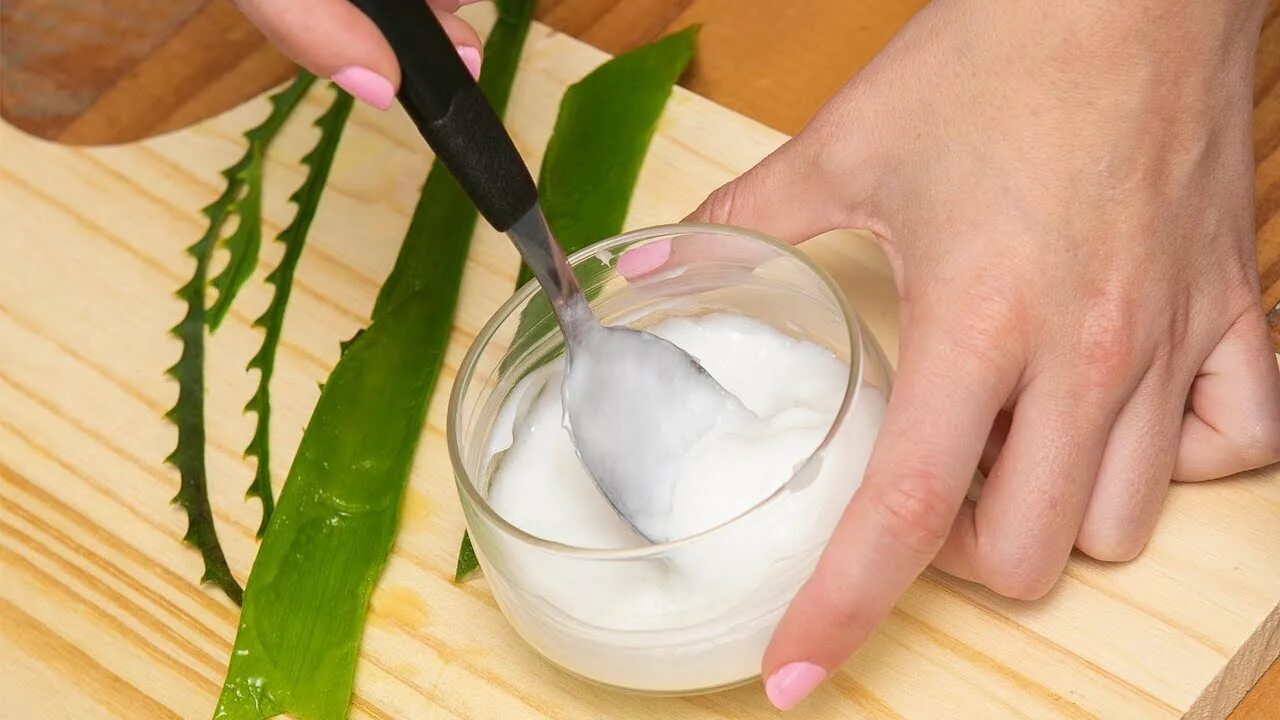 Как сделать лосьон из алоэ. Aloe vera. кашица из алоэ. крем из алоэ. маска из алоэ.